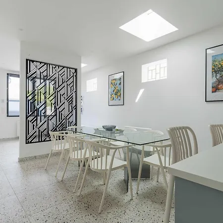 Charming House 5br 10p Near The Sea -