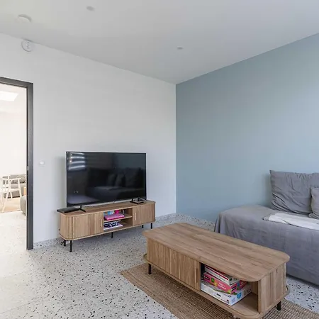 Charming House 5br 10p Near The Sea -