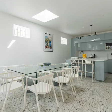 Apartment Charming House 5br 10p Near The Sea - *
